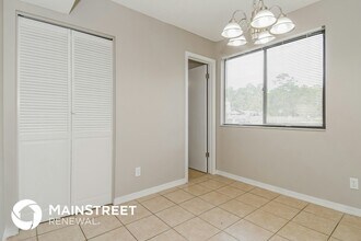 6002 Bermuda Dr in Orange Park, FL - Foto de edificio - Building Photo