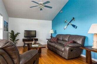 16530 Bermuda Way in Jamaica Beach, TX - Building Photo - Building Photo