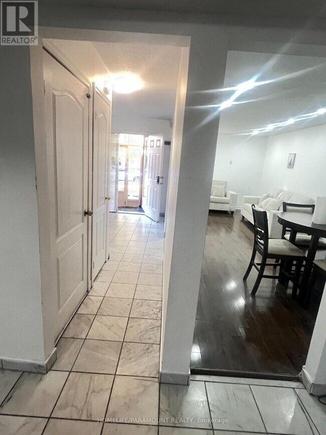 14 McGraw Ave in Brampton, ON - Building Photo - Building Photo