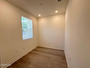 10726 Telegraph Rd in Ventura, CA - Building Photo - Building Photo