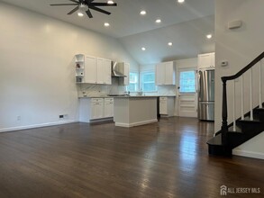 116 Oakland Ave in Metuchen, NJ - Foto de edificio - Building Photo