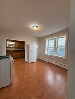 404 Congress Ave in Waterbury, CT - Building Photo