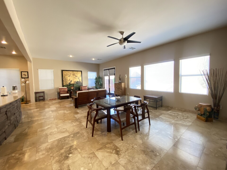 5297 Thistle Wind Dr in Las Vegas, NV - Building Photo