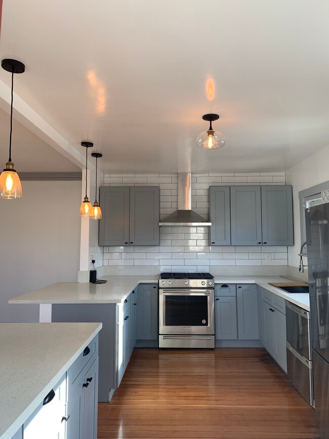 515 N Atlantic Blvd in Alhambra, CA - Foto de edificio - Building Photo