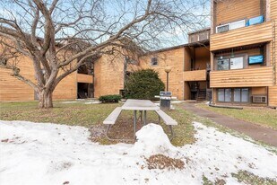 576 Village Blvd N in Baldwinsville, NY - Building Photo