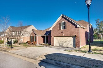 1013 Nunnery Ln in Nashville, TN - Building Photo - Building Photo