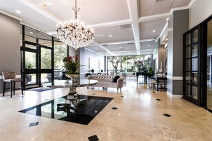 3350 McCue Rd in Houston, TX - Building Photo