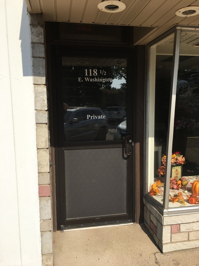 118 E Washington St, Unit 4
