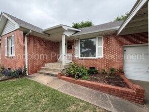 4930 E 2nd St S in Tulsa, OK - Building Photo - Building Photo