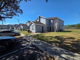 475 Caribbean Dr in Davenport, FL - Building Photo