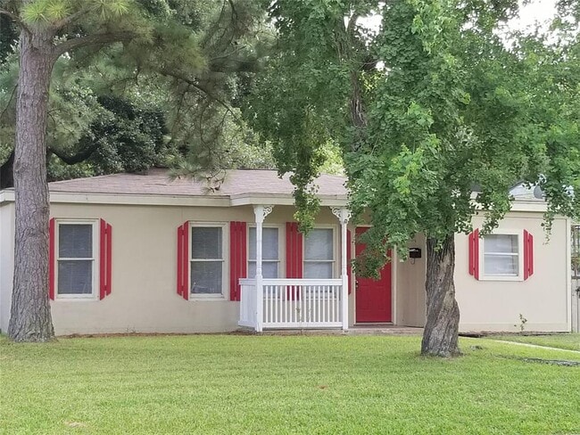 property at 417 13th St N