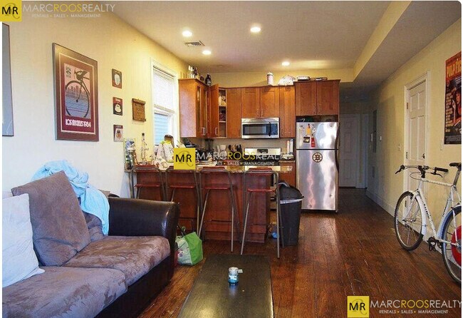 804 Parker St, Unit 3 in Boston, MA - Building Photo - Building Photo