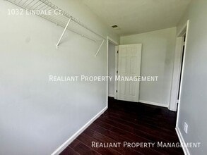 1032 Lindale Ct in Cincinnati, OH - Building Photo - Building Photo