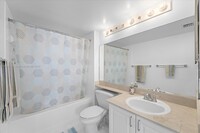 75 Collins Ave, Unit 2911 in Miami Beach, FL - Building Photo - Building Photo