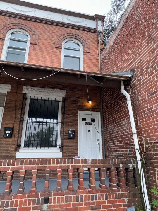 5439 Hunter St in Philadelphia, PA - Building Photo