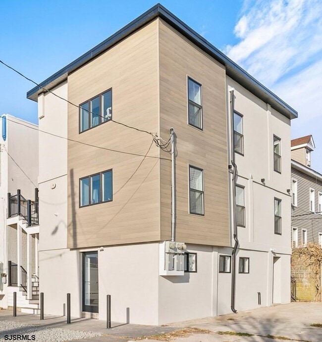 property at 21 N Albany Ave