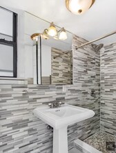 309 W 97th St in New York, NY - Building Photo - Building Photo