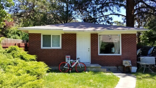 862-862.5-8625 NE 11th St in Bend, OR - Building Photo - Building Photo