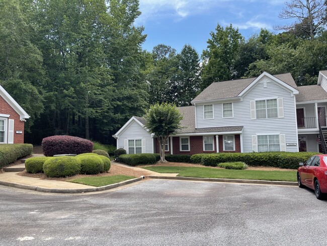 7011 Somerset Cir in Alpharetta, GA - Building Photo - Building Photo