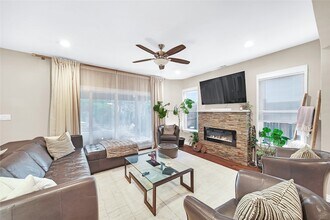 828 Elsbeth St in Dallas, TX - Building Photo - Building Photo