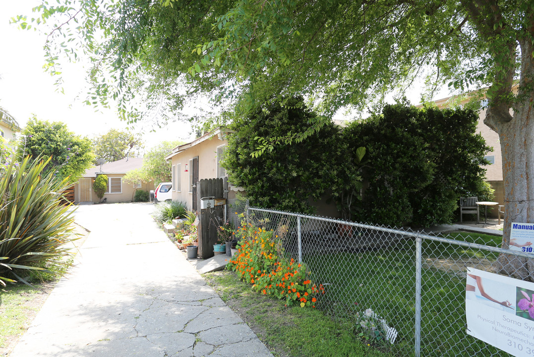 11936 Louise Ave in Los Angeles, CA - Building Photo