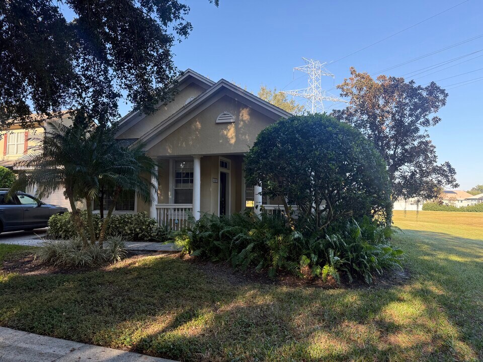 6928 Mapperton Dr in Windermere, FL - Foto de edificio