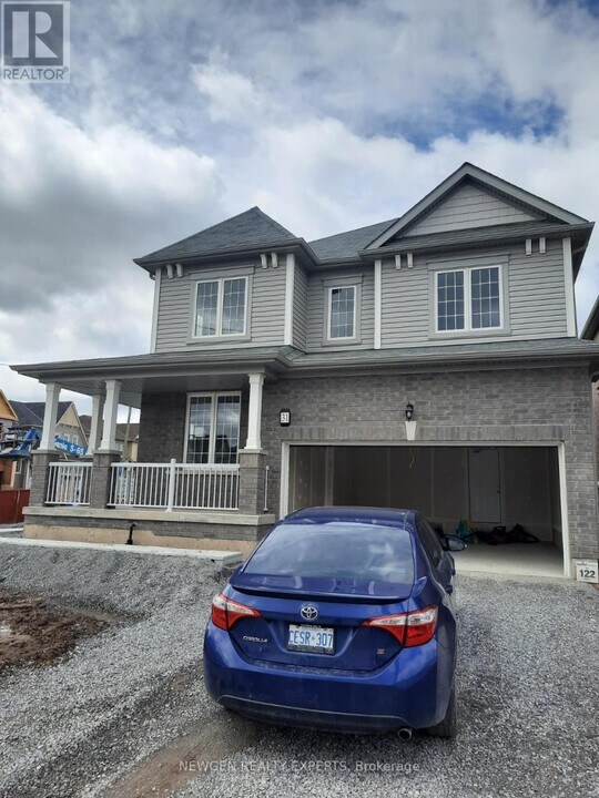 31 Sara Dr in Thorold, ON - Building Photo