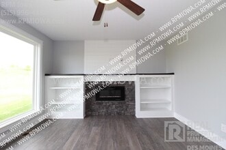 5374 Destiny Dr in Pleasant Hill, IA - Building Photo - Building Photo