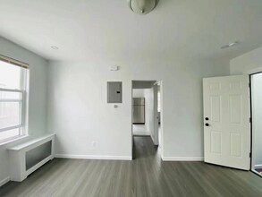 1664 E 32nd St in Brooklyn, NY - Building Photo - Building Photo