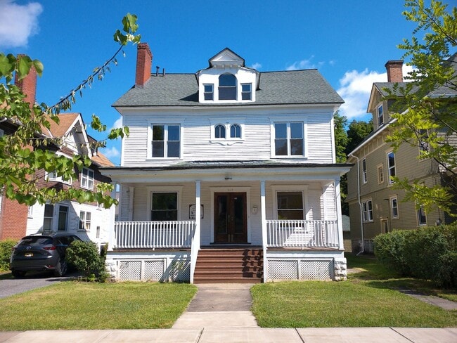 813 Euclid Ave in Syracuse, NY - Building Photo - Building Photo