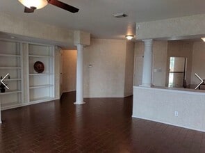 2206 Stallion Run in San Antonio, TX - Foto de edificio - Building Photo