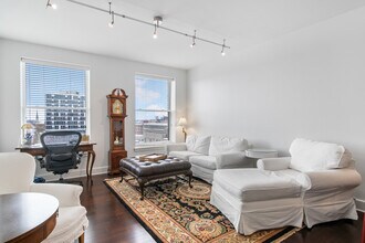 27 Library St NE, Unit 703 in Grand Rapids, MI - Building Photo - Building Photo