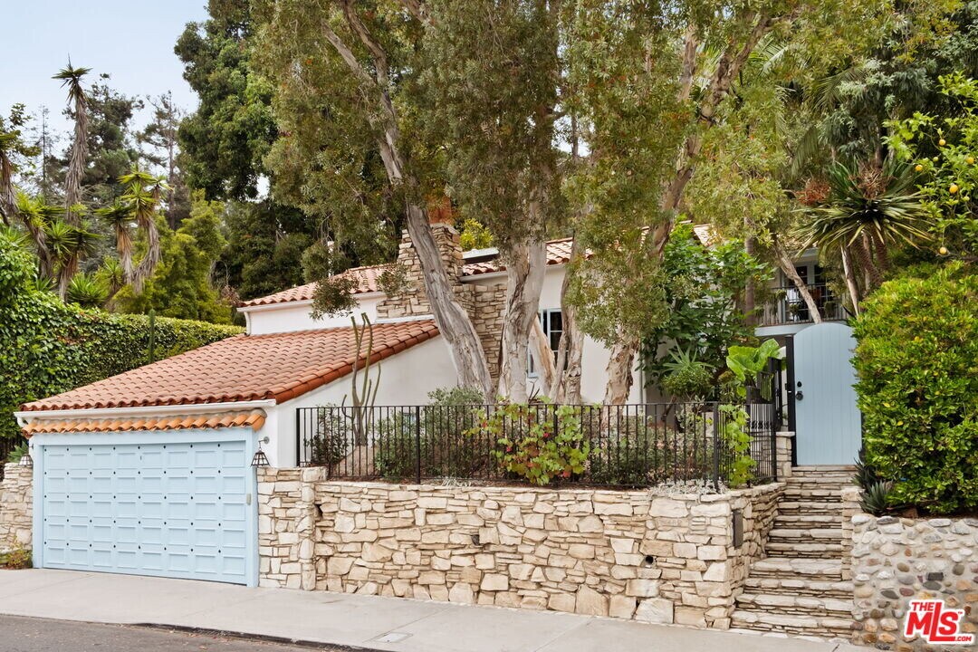462 Mesa Rd in Santa Monica, CA - Building Photo