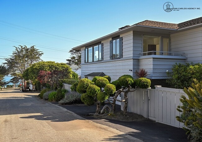 property at 2416 Bay View Ave