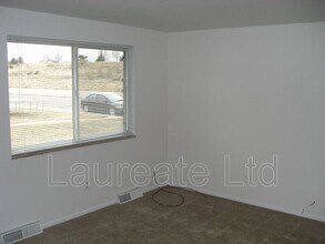 4474 S Newton St in Denver, CO - Foto de edificio - Building Photo