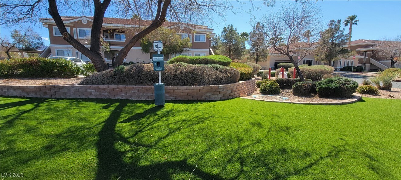 830 Carnegie St in Henderson, NV - Foto de edificio