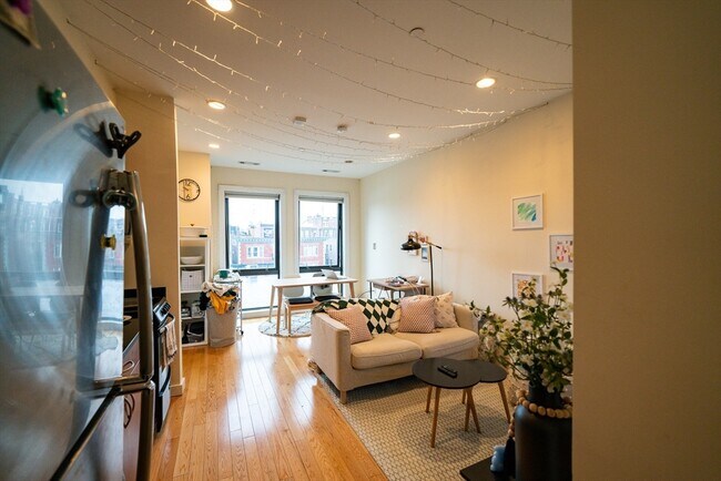 9 Miner St in Boston, MA - Building Photo - Building Photo