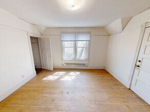 3127 Restormel St in Duluth, MN - Foto de edificio - Building Photo