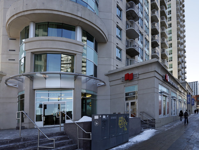 Claridge Plaza II in Ottawa, ON - Building Photo - Building Photo