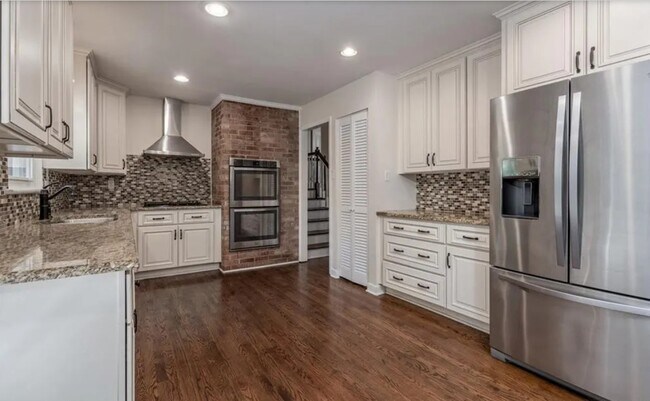 3310 Tinkerbell Ln in Charlotte, NC - Foto de edificio - Building Photo