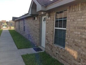 3823 W Faith Hill St in Edinburg, TX - Building Photo - Building Photo