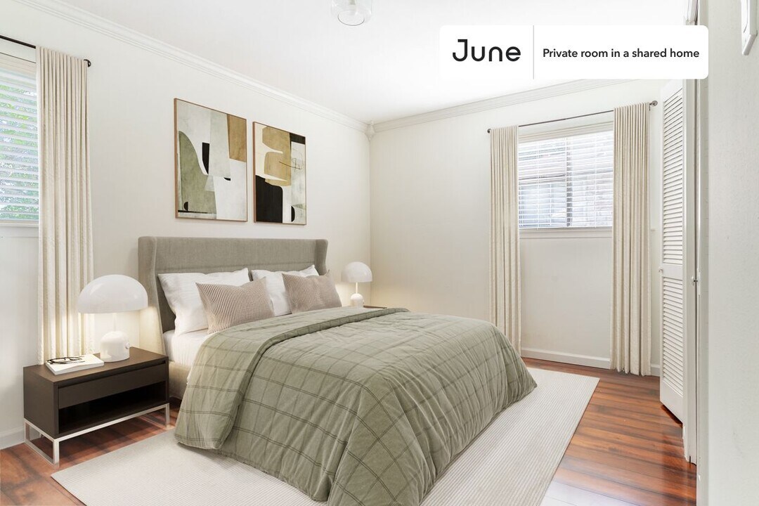 Private bedroom in 4 bed/2 bath Home in Austin, TX - Building Photo