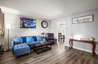 80 Loma Vista Way in Pittsburg, CA - Building Photo - Building Photo