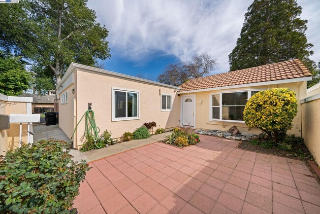 property at 2257 Goldcrest Cir