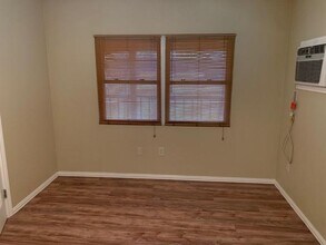 451 Country Club Rd in Bridgeport, TX - Building Photo - Building Photo