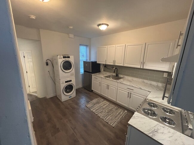 5011 N Broad St, Unit 3