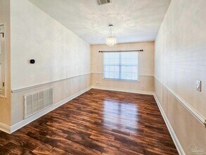 6305 Parakeet Trail in Pensacola, FL - Foto de edificio - Building Photo