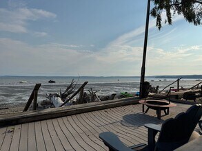 1416 E Ocean Dr in Camano, WA - Building Photo - Building Photo