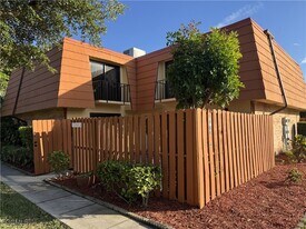 1708 Park Meadows Dr in Ft. Myers, FL - Building Photo