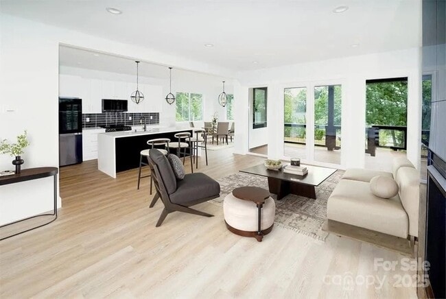 29 Robin St in Asheville, NC - Building Photo - Building Photo
